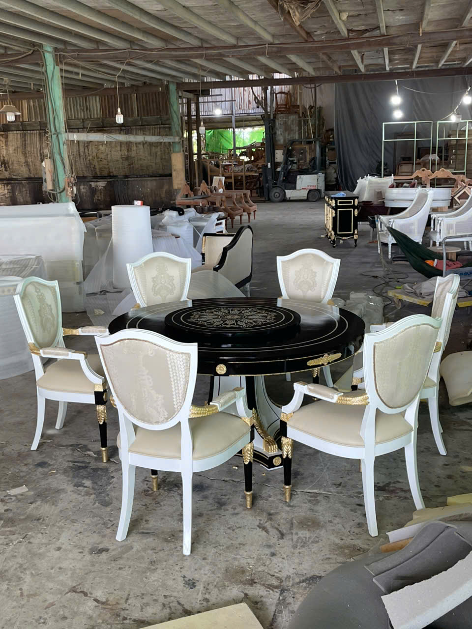 BỘ BÀN ĂN TRÒN CỔ ĐIỂN MALMAISON PHONG CÁCH Ý